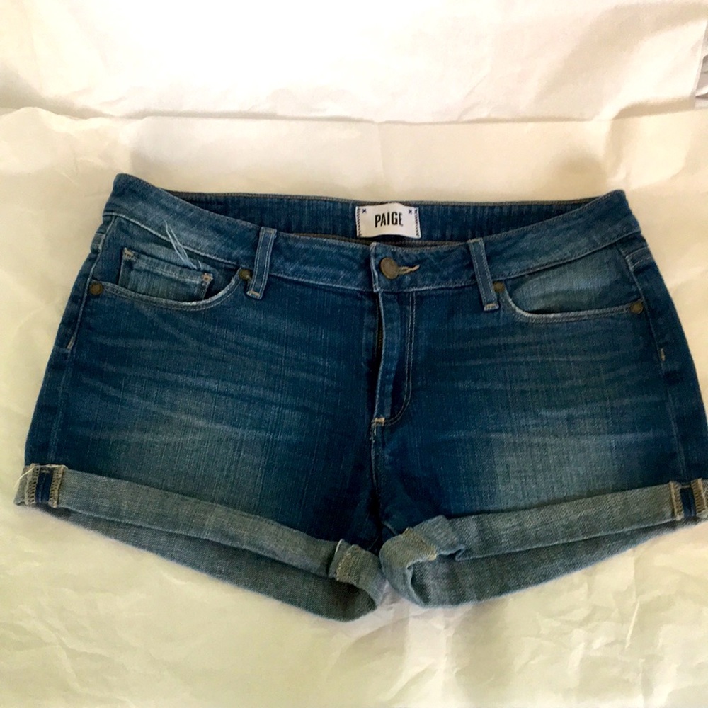 Paige medium wash denim short size 28.